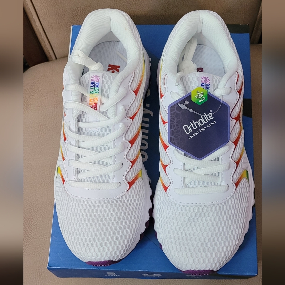 K-Swiss tubes... Size 6.5 Medium....NEW